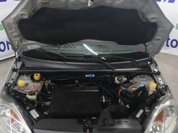 FORD - FIESTA - 2013/2014 - Prata - R$ 33.900,00
