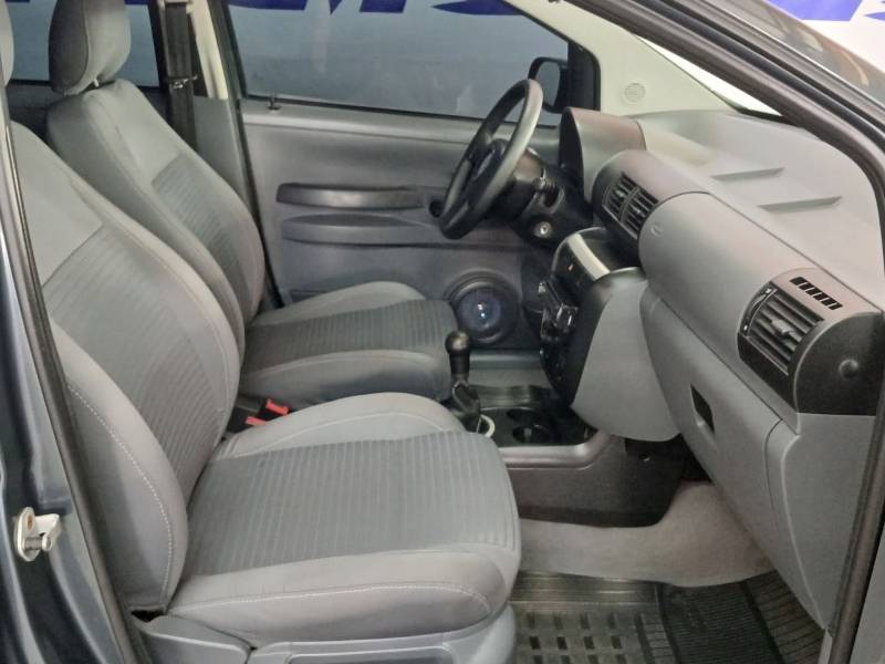 VOLKSWAGEN - SPACEFOX - 2007/2008 - Cinza - R$ 32.900,00