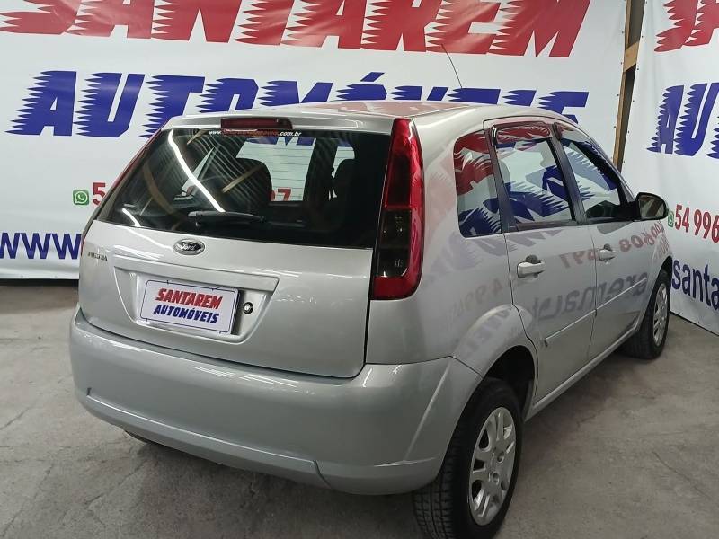 FORD - FIESTA - 2013/2014 - Prata - R$ 33.900,00