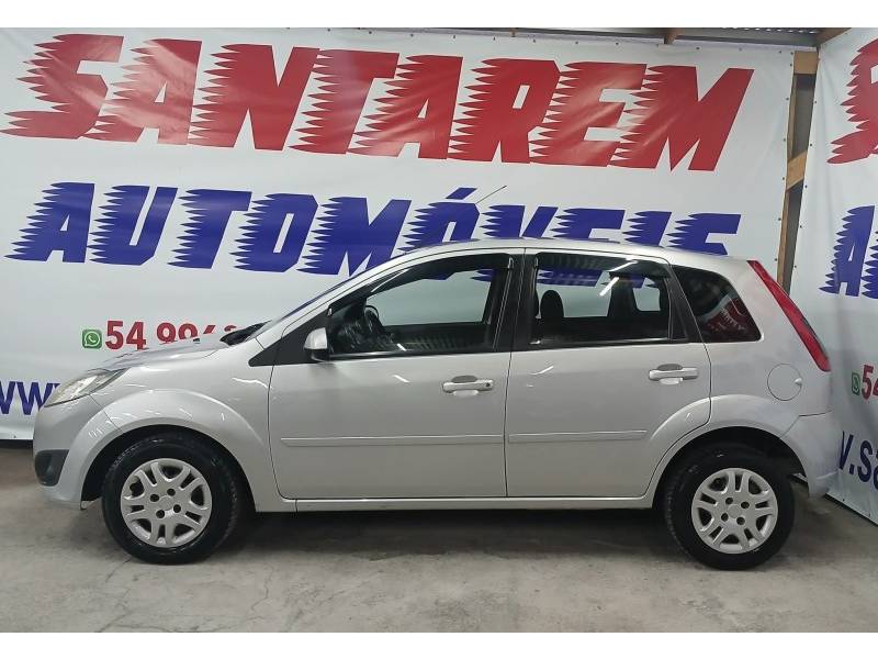 FORD - FIESTA - 2013/2014 - Prata - R$ 33.900,00