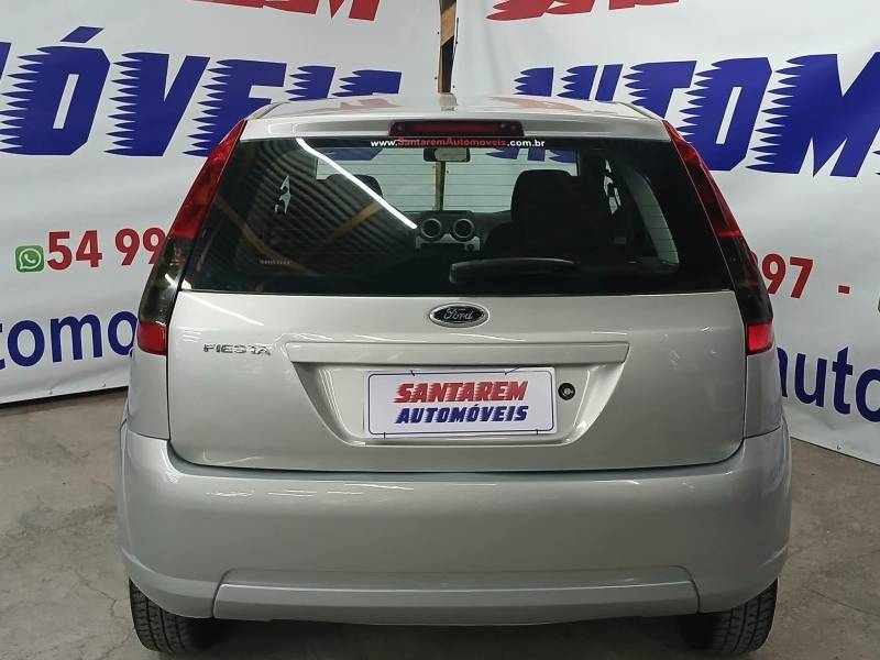 FORD - FIESTA - 2013/2014 - Prata - R$ 33.900,00